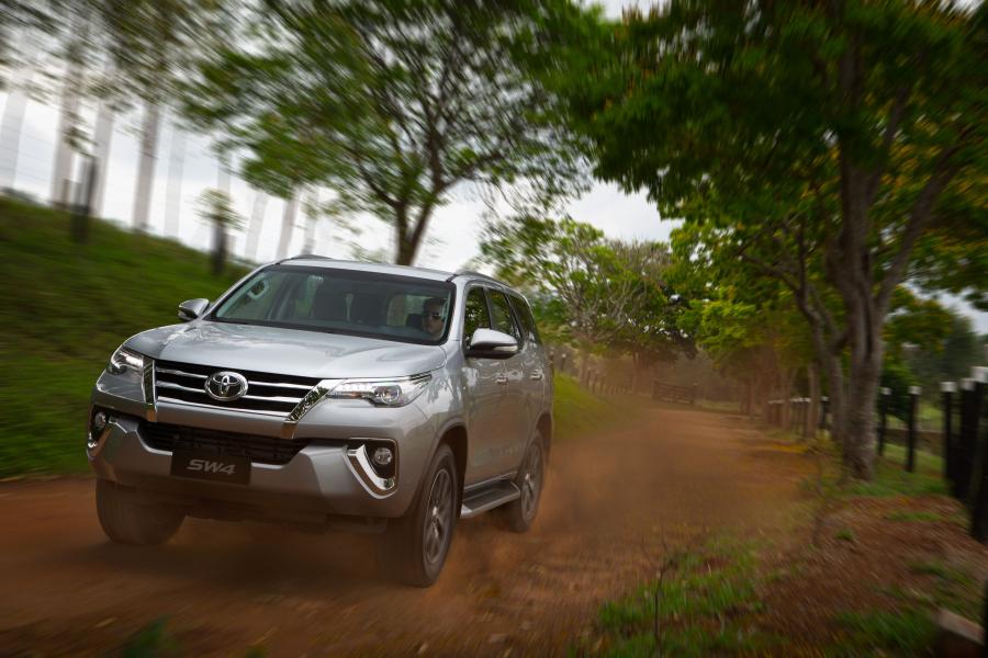  Toyota SW4 2016 года  (фото 23 из 32)